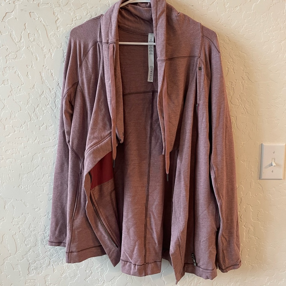 lululemon size 6 zip up/ 2 snap closure jacket